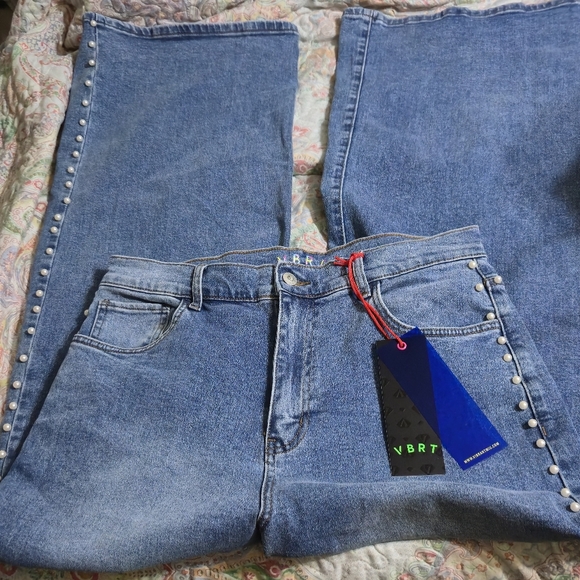 NWT VBRT Juniors Wide Leg Embellished High Rise Jeans - Picture 1 of 10